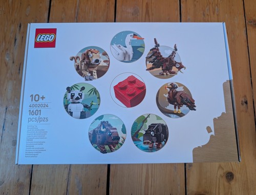 Lego 4002024 employee - lego,